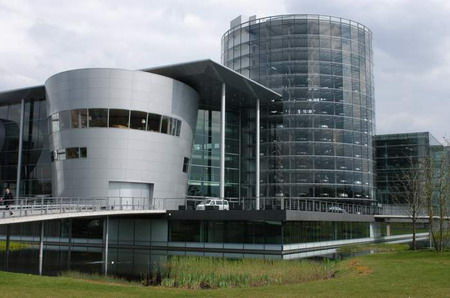 探索德国大众玻璃工厂 大额资金流动与透明制造体系